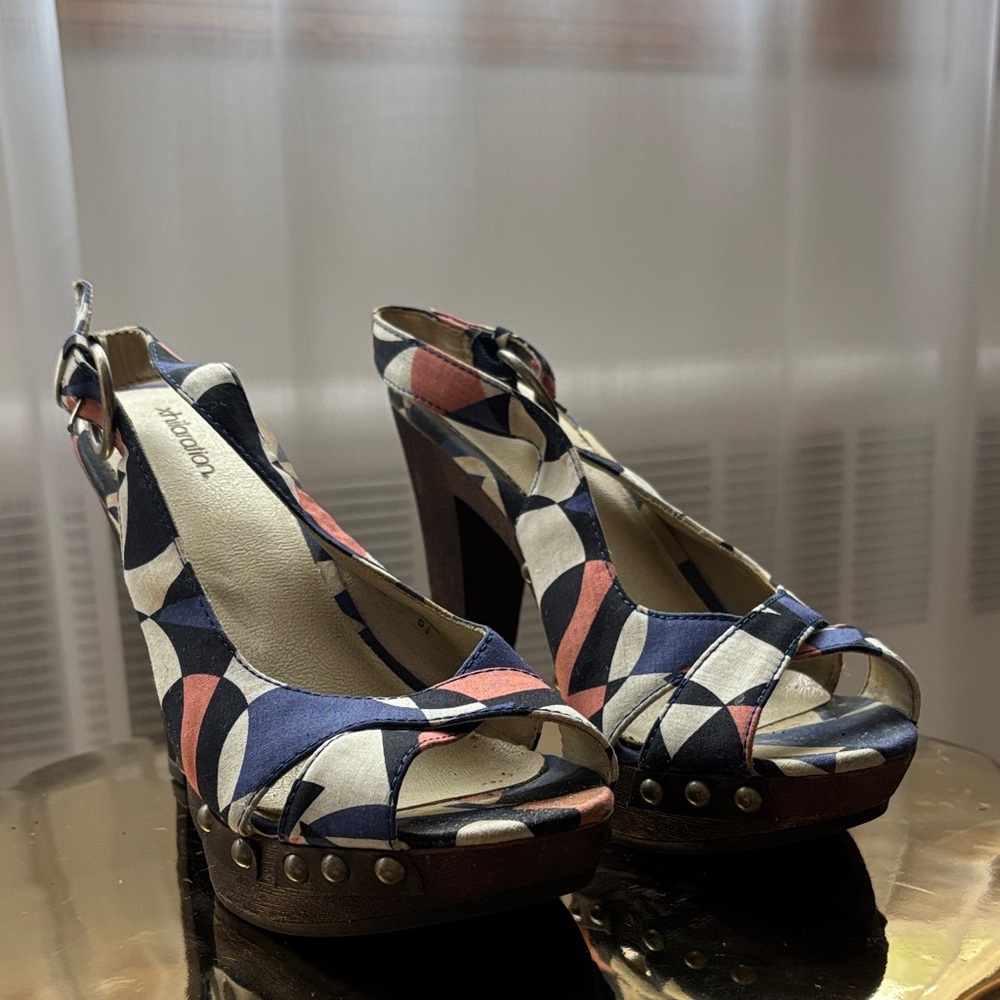 Xhilaration Women's Blue and Pink Patterned Wedges
